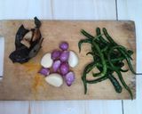Foto langkah ke 2 dari resep Kentang balado cabai hijau.