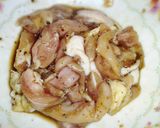 รูปขั้นตอนการทำที่ 1 ของ เส้นหมี่ผัดซีอิ๊วไก่