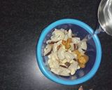 A picture of step 2 of Dry fruit kheer.