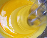 Foto del paso 2 de la receta: Glasé para decorar galletas navideñas 🌟🎅🏻
