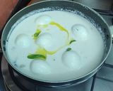 अंड्याचा पांढरा रस्सा (अंडा करी) (anda curry recipe in marathi) रेसिपी स्टेप 4 फोटो 