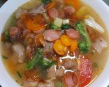 Foto langkah ke 4 dari resep Sop Sosis Brokoli.