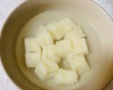A picture of step 1 of 2 ingredients muah chee.