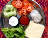 সিম্পল ভেজ চিকেন বার্গার রেসিপির ধাপ 1 ছবি