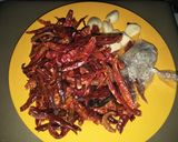 Foto langkah ke 1 dari resep Bon cabe home made.