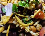 A picture of step 3 of Chatpati Bhel Puri Chaat.