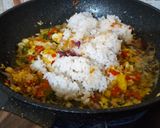 Foto langkah ke 3 dari resep Nasi Goreng Bakso Pedes Sat Set.