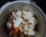 A picture of step 1 of Vegetable Handi.