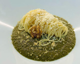 Foto del paso 8 de la receta: Spaghetti verde con crema de espinaca, queso parmesano y polvo de nuez