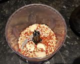 A picture of step 2 of Courgette spaghetti with pesto without cheese.