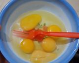 Foto langkah ke 1 dari resep Telur Gulung Smoke Beef & Cheese.