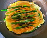 Foto langkah ke 4 dari resep Pajeon (Korean pancake).
