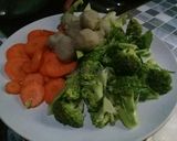 Foto langkah ke 1 dari resep Sop bakso brokoli.