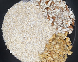 Foto del paso 1 de la receta: 🌰🍯 Granola casera crocante 🍯🌰, fácil y súper completa 🥣 (y sin horno!!)