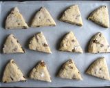 A picture of step 5 of Date Scones.