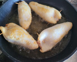 Foto del paso 4 de la receta: Calamares rellenos de jamón y huevo duro