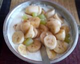 A picture of step 1 of Fruit cream.