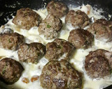 Foto del paso 6 de la receta: Albóndigas de ternera con salsa de setas