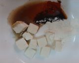 A picture of step 1 of Paneer salad with teriyaki sauce.