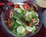 Foto del paso 2 de la receta: ENSALADA DE TOMATE🍅,PEPINO🥒,LECHIGA🥬 Y CEBOLLA🧅
