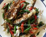 Foto langkah ke 5 dari resep Oseng ikan asin.
