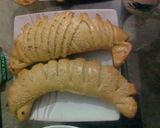 A picture of step 4 of Chicken cheesey Bread.