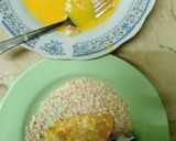 Foto langkah ke 2 dari resep Chicken katsu oat.