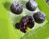 Foto langkah ke 7 dari resep Chocolatos Lava Cake.