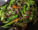 A picture of step 3 of Green chilli Thecha.