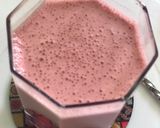 A picture of step 3 of Pink Latte (Beetroot Latte).