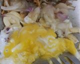 A picture of step 2 of Fried Lady Fingers with Egg and Anchovies (Malaysian Style).