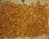 Foto langkah ke 5 dari resep Kue Bawang gunting.
