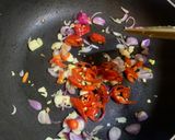Foto langkah ke 6 dari resep Tumis Telur Sawi Putih.