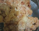 Foto langkah ke 5 dari resep Kulit Ayam Crispy Siram Saus.
