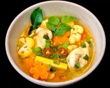 Hình bước làm 6 của món Canh Chua Gà Rau Củ Malaysia