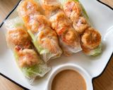 Foto langkah ke 5 dari resep Vietnamese Spring Rolls.