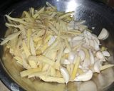 A picture of step 2 of Ginger garlic paste.
