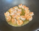 A picture of step 2 of Garlic Tomato Shrimp Pasta.