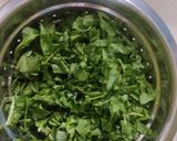 A picture of step 1 of Kerala style palak thoran.