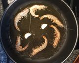 Foto del paso 1 de la receta: Arròs negre amb sèpia, conill i escarxofes