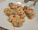 Foto del paso 4 de la receta: Jamoncitos de pollo con salsa de pimientos y tomate