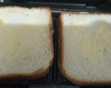 A picture of step 4 of Mayo Cheese sandich.