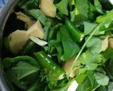 A picture of step 2 of Radish and coriander leaves chutney.