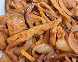 รูปขั้นตอนการทำที่ 4 ของ หมูสามชั้นผัดเต้าหู้ยี้
