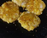 A picture of step 2 of Sabudana tikki.