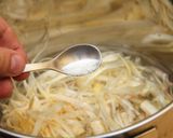 Fehérboros spárgakrémleves recept fázis 3 fotója