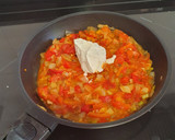 Foto del paso 3 de la receta: Espaguetis en salsa cremosa de tomate, pimientos asados y ricotta