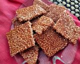 તલ ની ચીકી (Til Chiki Recipe In Gujarati) રેસીપી સ્ટેપ3ફોટો