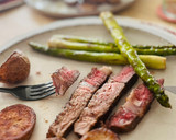 Foto del paso 3 de la receta: Entrecot a baja temperatura con trigueros y patatas (sous vide)🥩 🧈 🥔