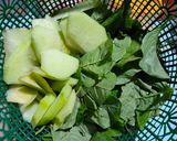 Foto langkah ke 1 dari resep Bobor Bayam Labu Siam.